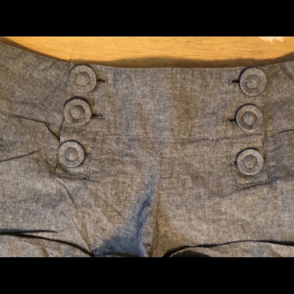 Shorts - Picture 2 of 3
